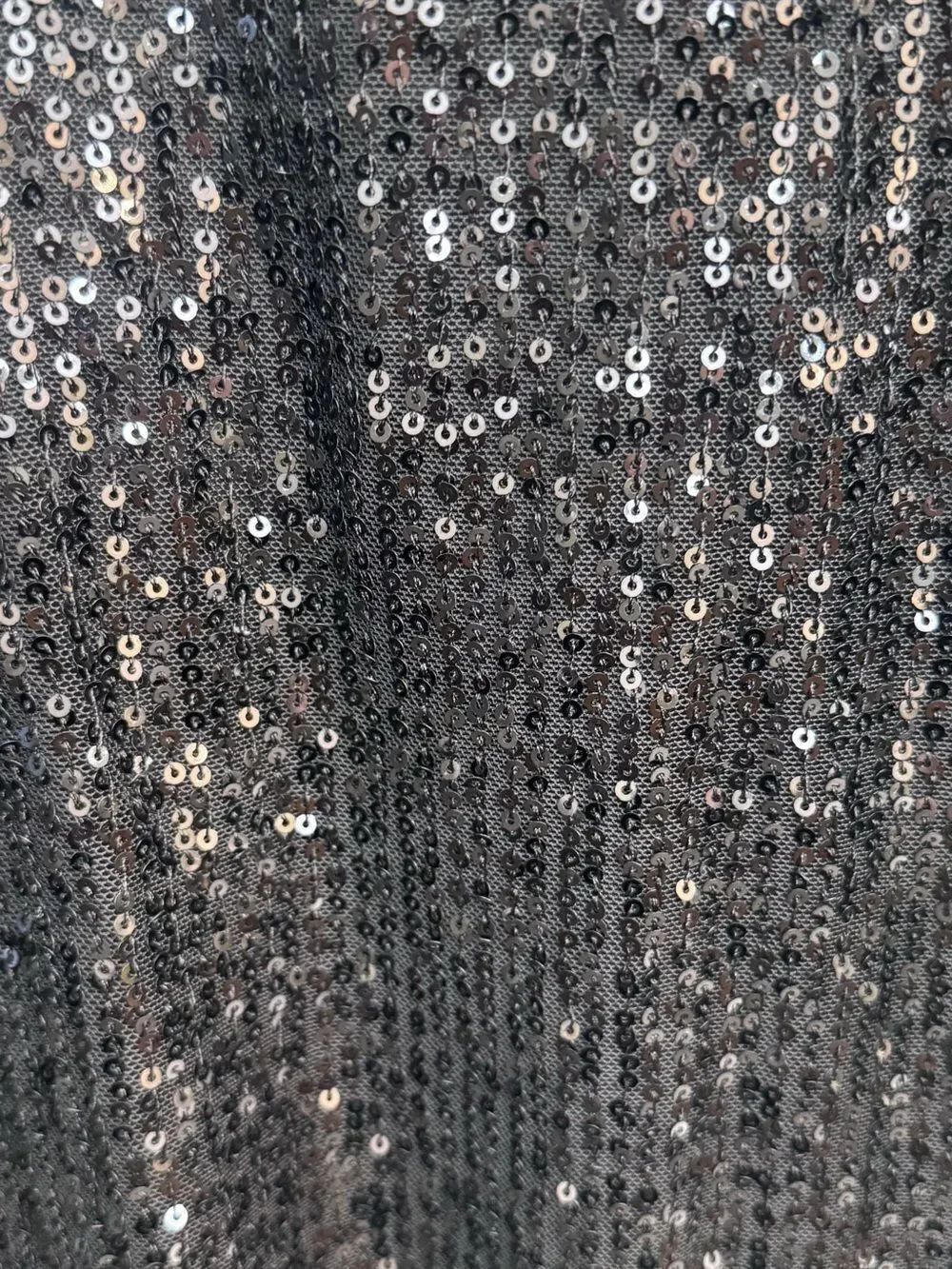 NWT torrid Black Sequin Ruched Caterpillar Sleeve Top - Size 2 - Picture 5 of 8